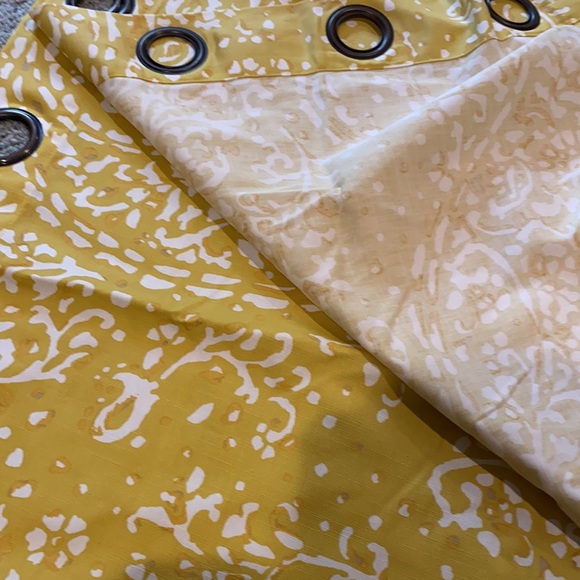 Drapery panels - Picture 3 of 3